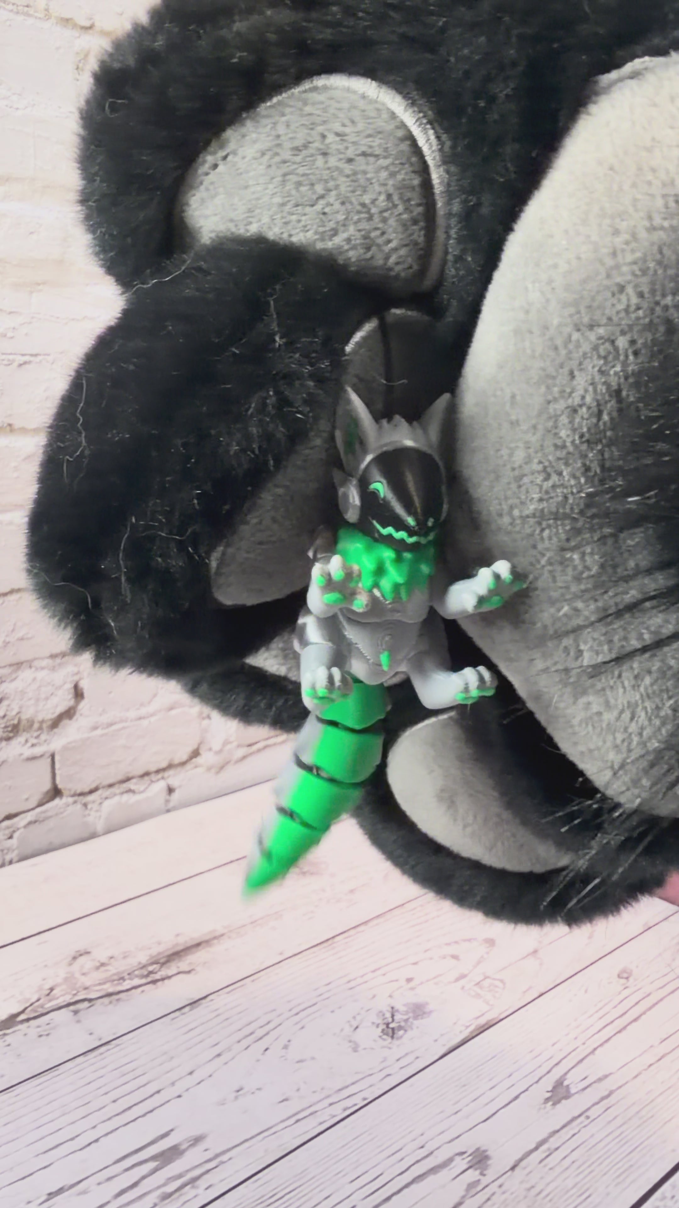 🤖💚 3D Printed Protogen Keychain with Flexible Tail